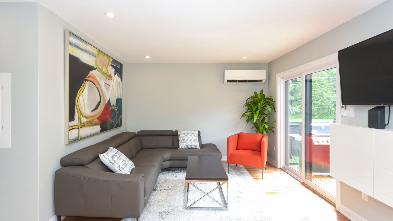 Photo of Livingroom in Ottawa Division