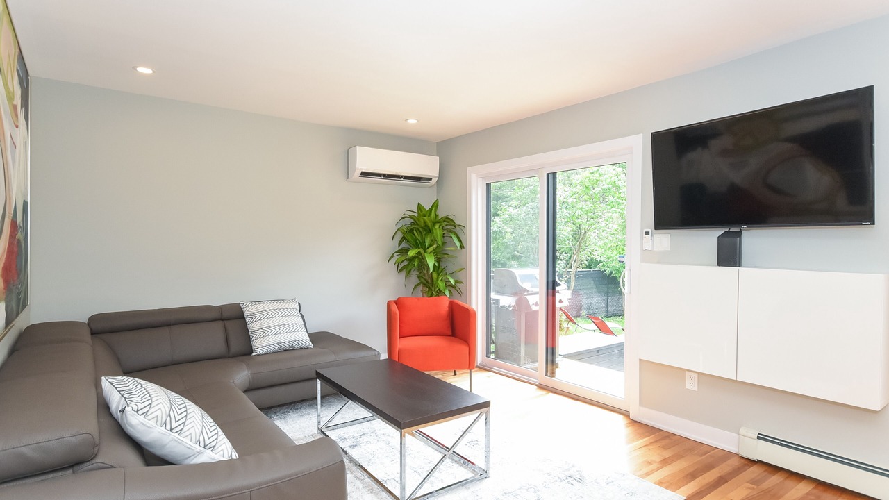 Photo of Livingroom in Ottawa Division