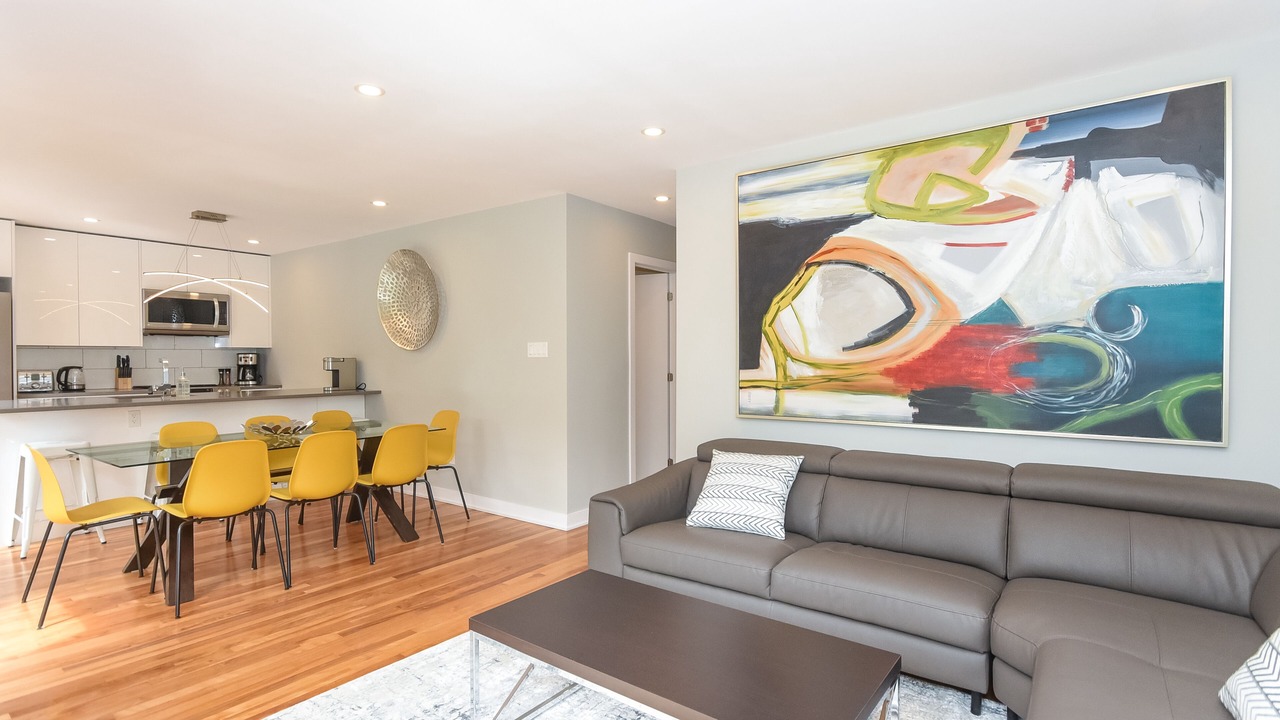 Photo of Livingroom in Ottawa Division