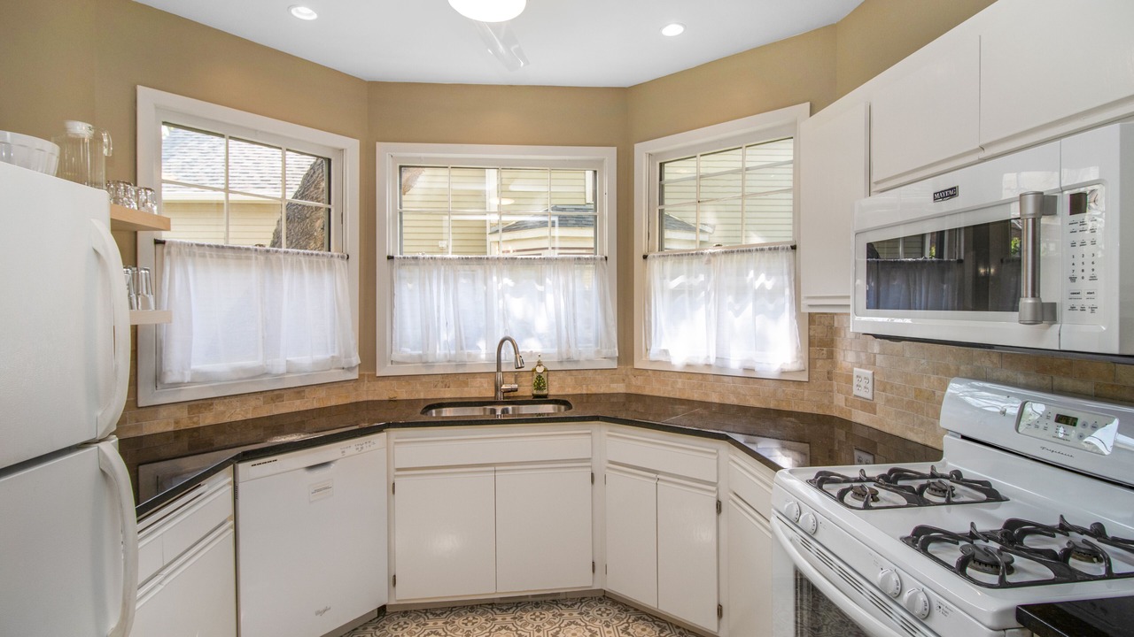 Photo of Kitchen in Summit - University
