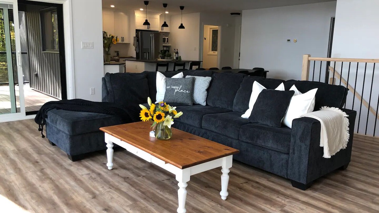Photo of Livingroom in Marmora and Lake