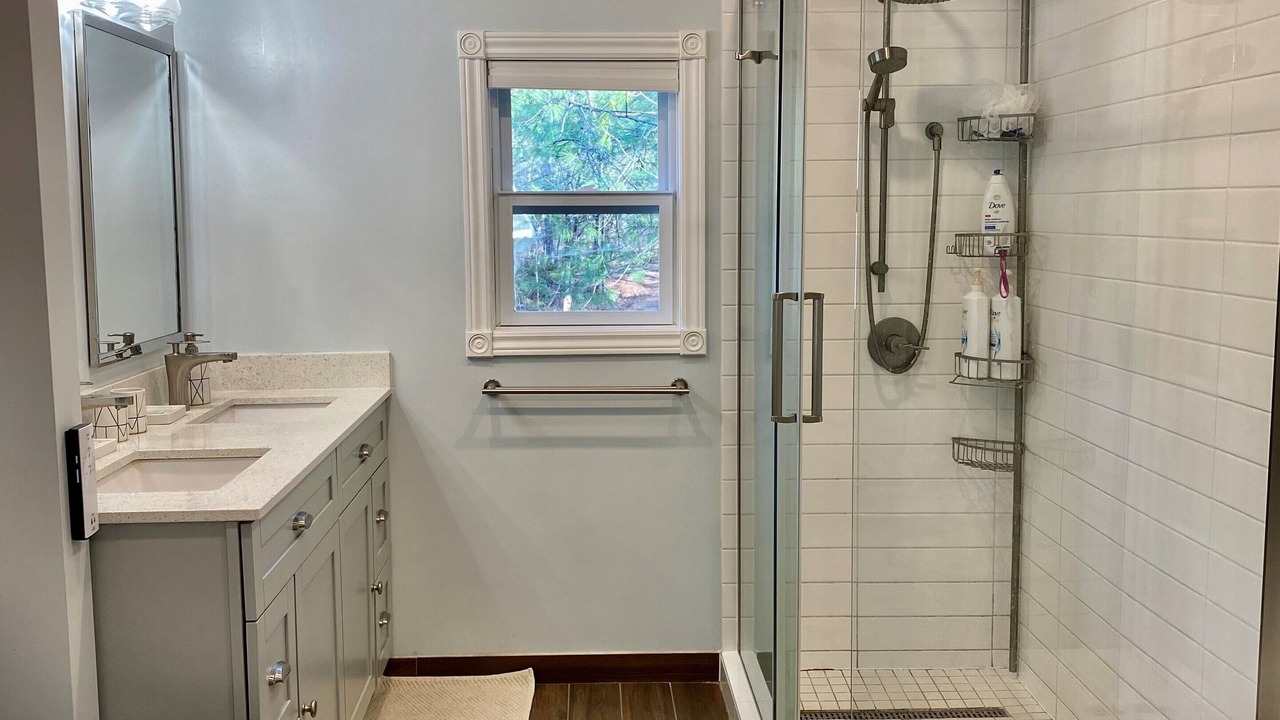Photo of Bathroom in Pointe au Baril
