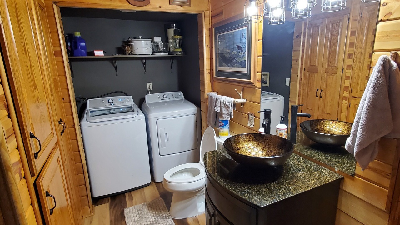 Photo of Bathroom in Grandy