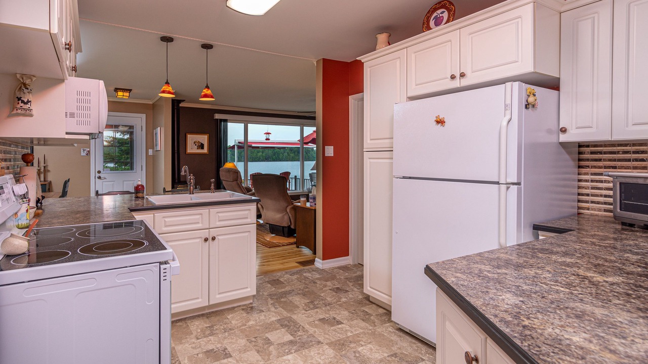 Photo of Kitchen in Central Frontenac