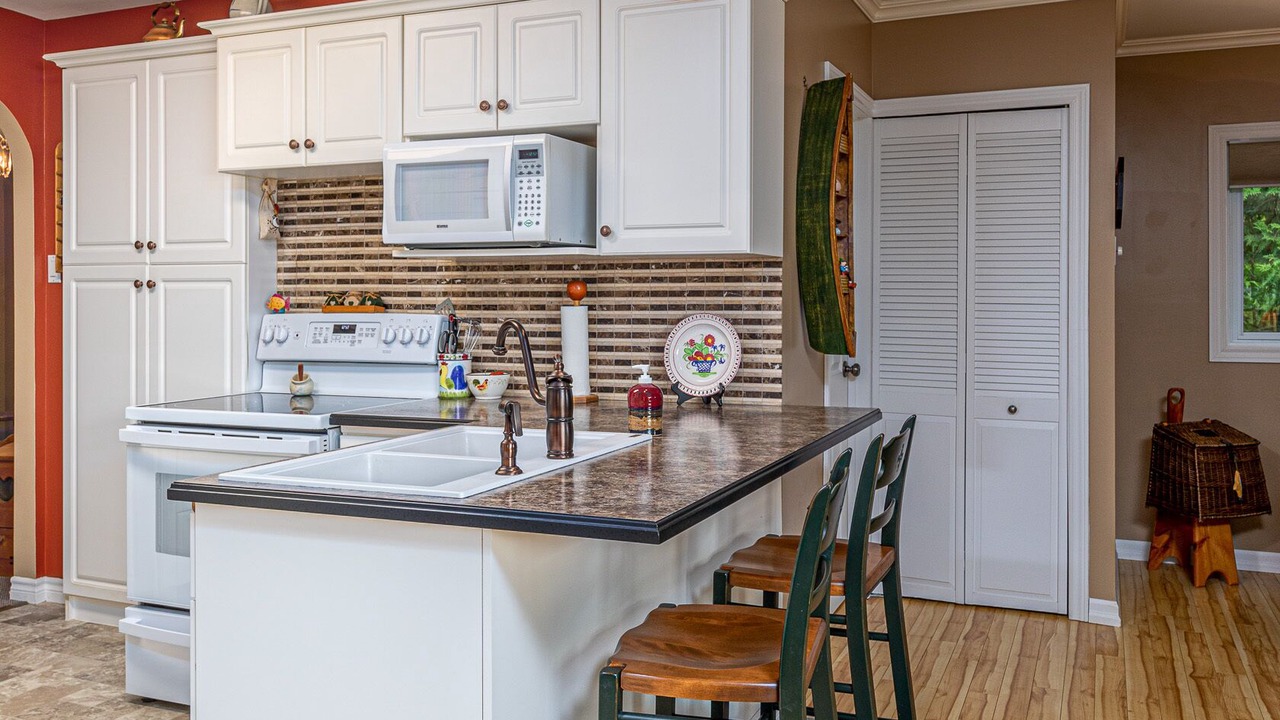 Photo of Kitchen in Central Frontenac