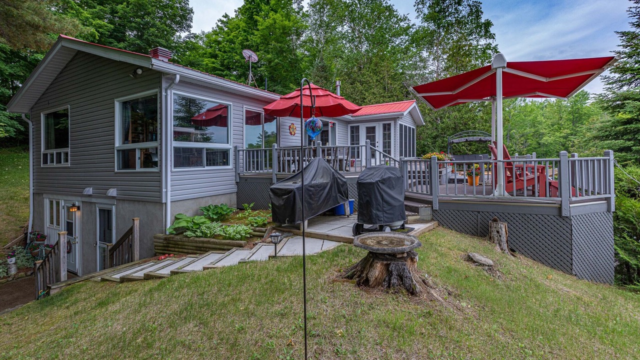 Photo of Patio Balcony in Central Frontenac