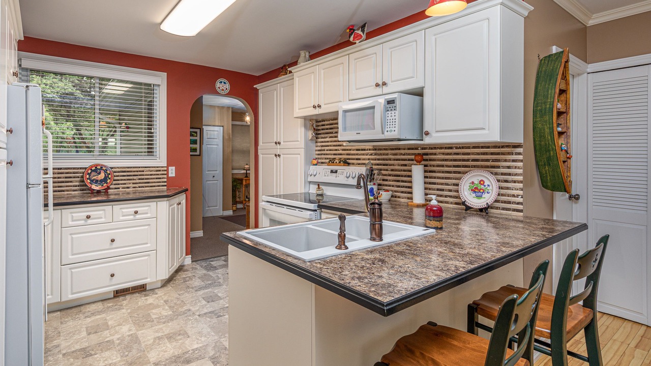 Photo of Kitchen in Central Frontenac