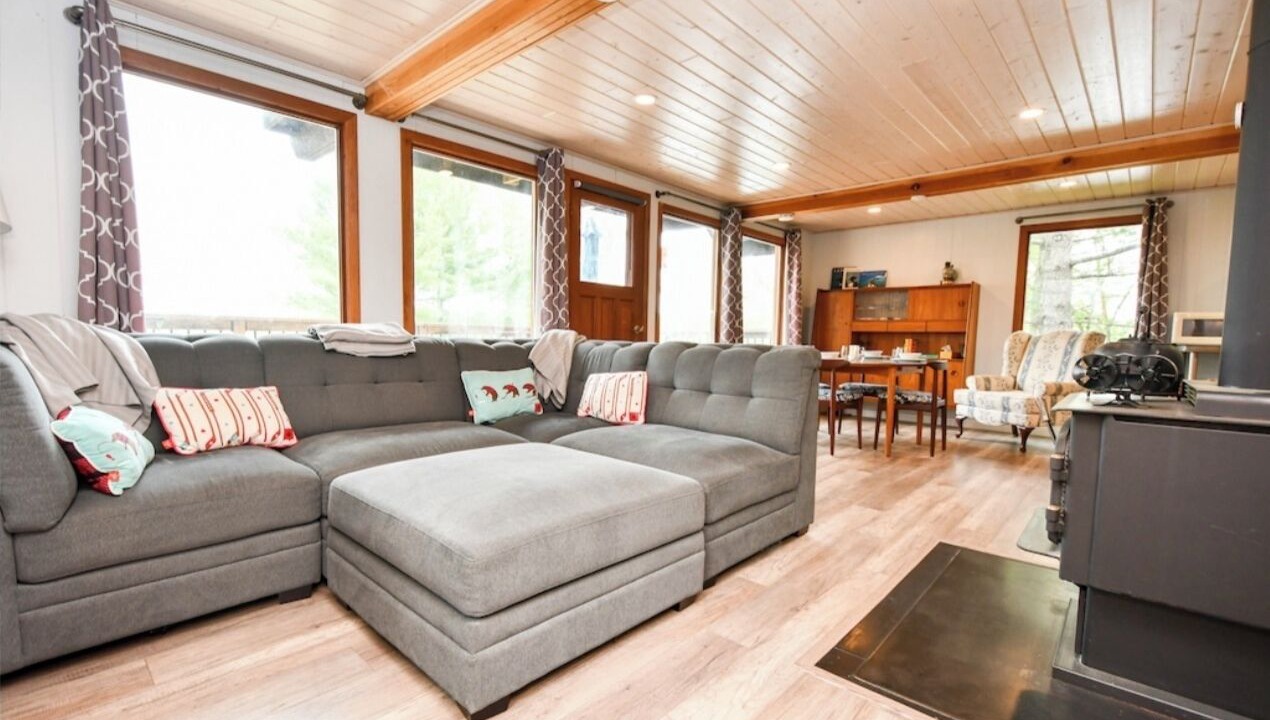 Photo of Livingroom in Havelock-Belmont-Methuen