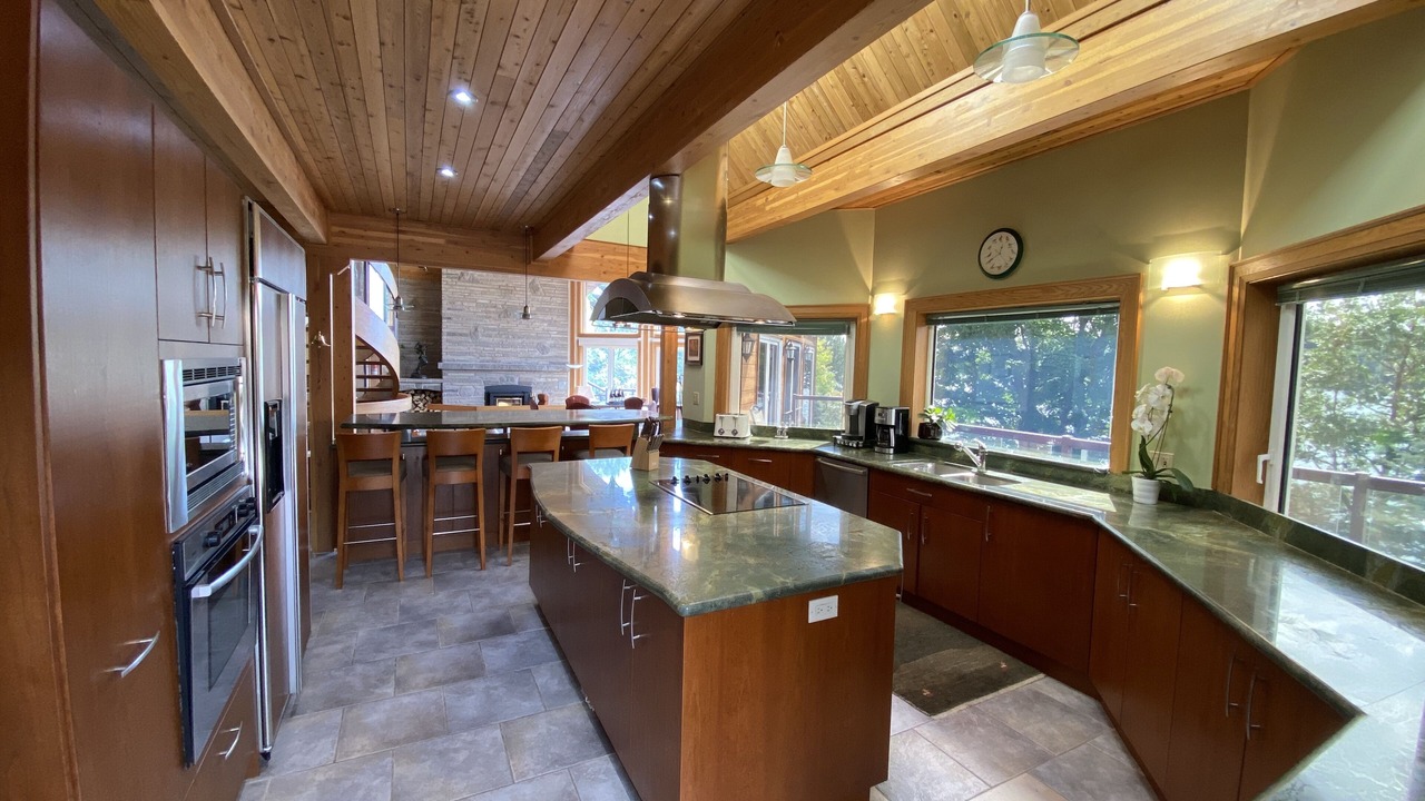 Photo of Kitchen in Algonquin Highlands