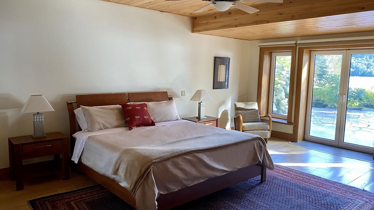 Photo of Bedroom in Algonquin Highlands