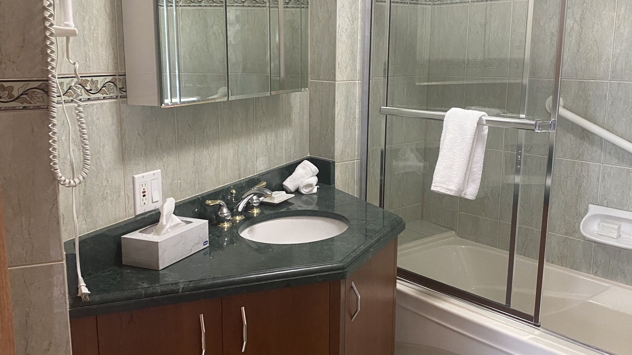 Photo of Bathroom in Algonquin Highlands