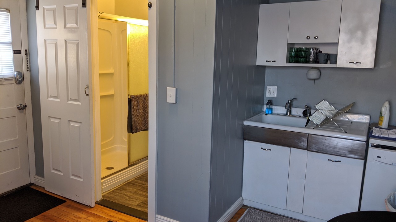 Photo of Bathroom in Lyn-Lake