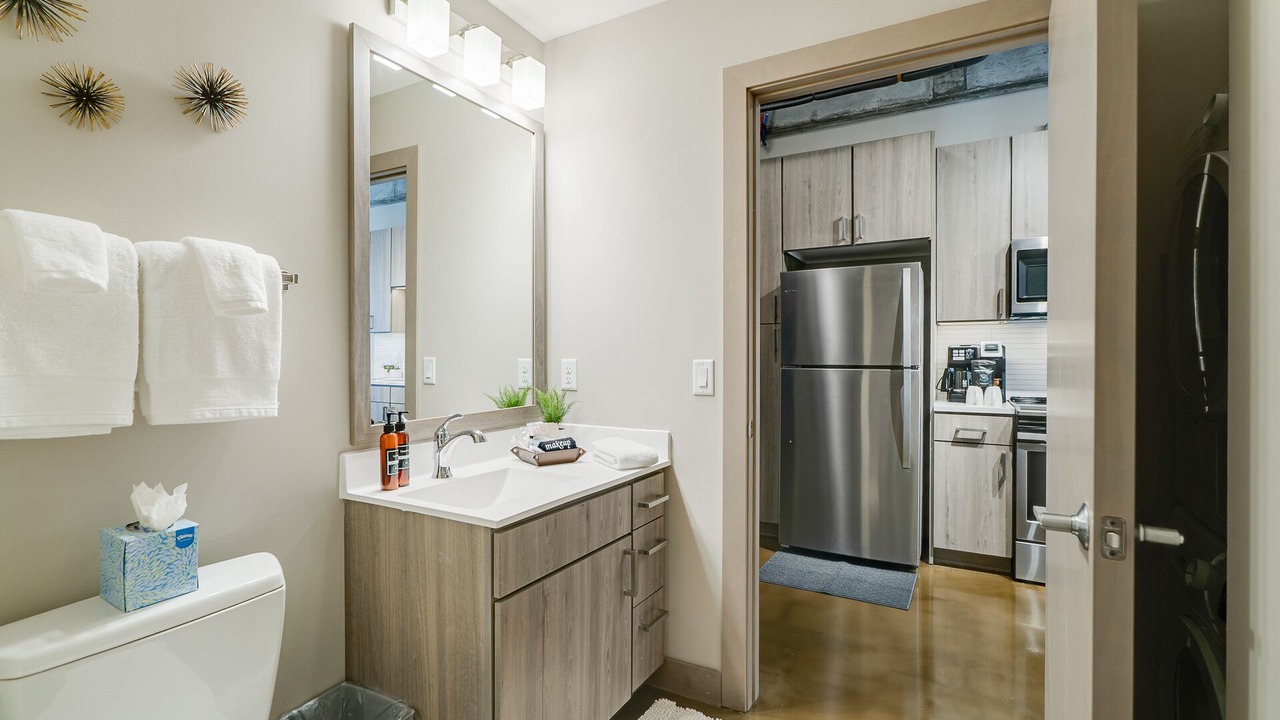 Photo of Bathroom in Warehouse District