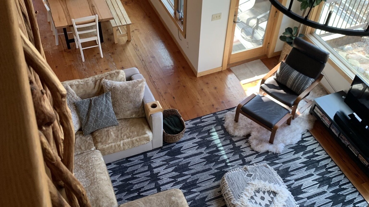 Photo of Livingroom in Embarrass