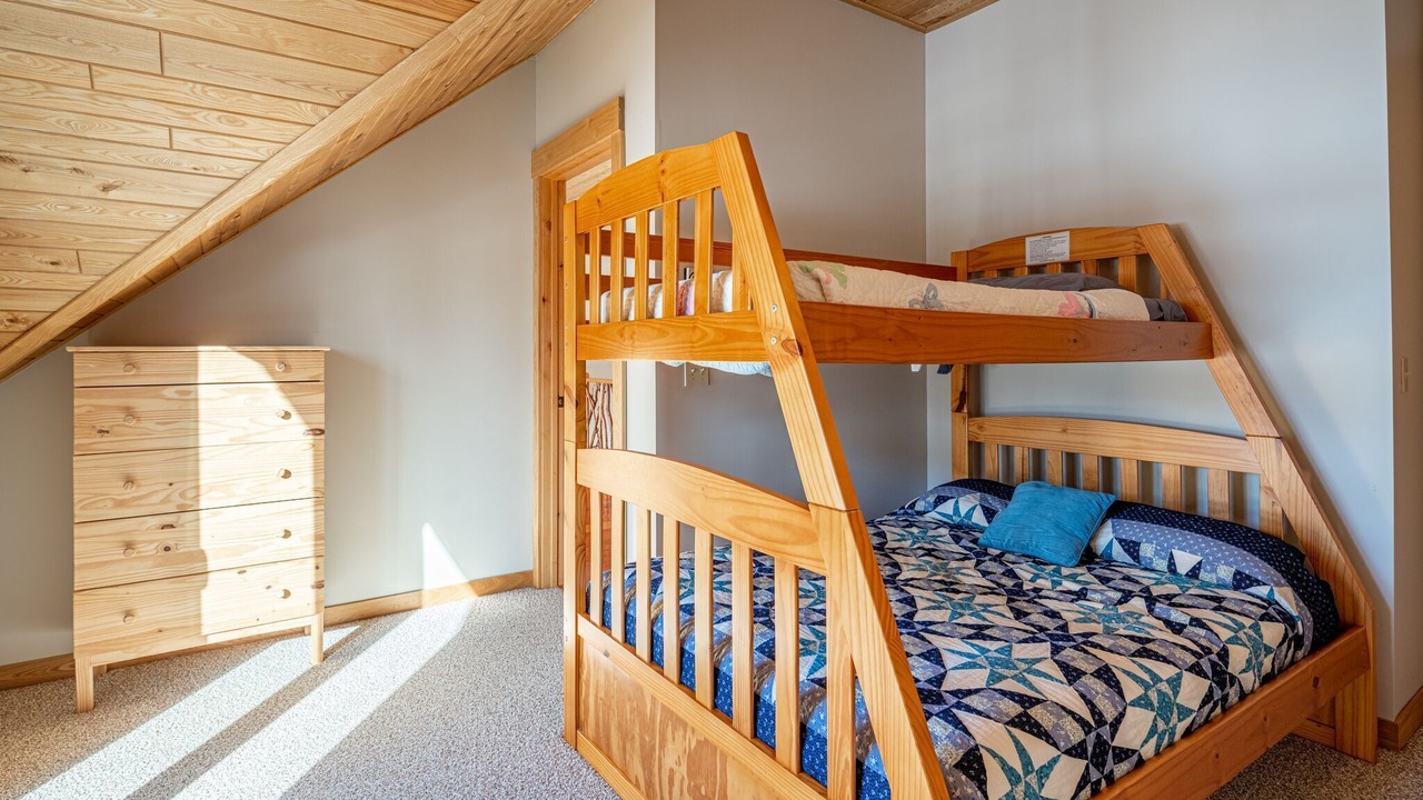 Photo of Bedroom in Embarrass