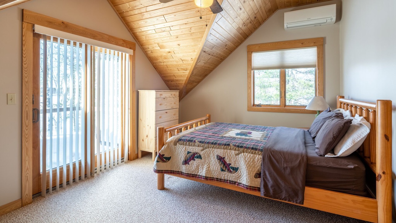 Photo of Bedroom in Embarrass