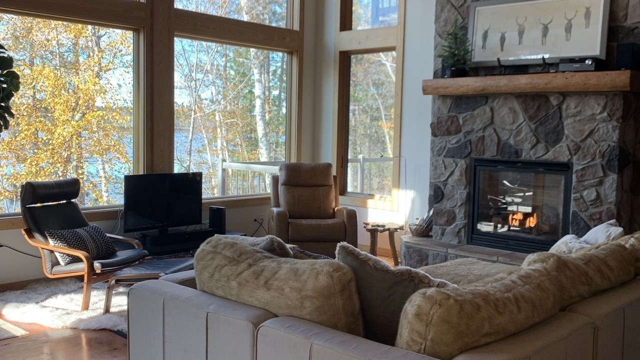 Photo of Livingroom in Embarrass