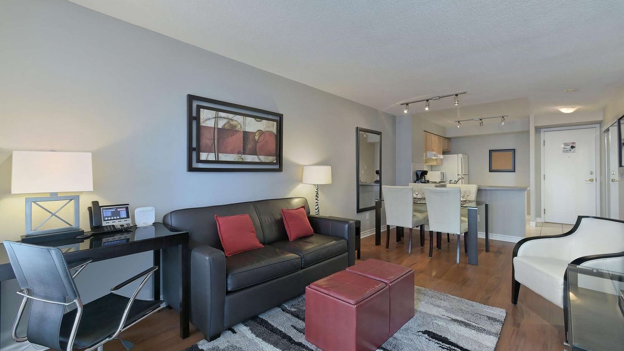 Photo of Livingroom in Hurontario