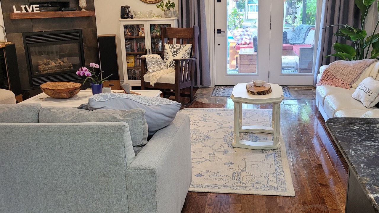Photo of Livingroom in Lindsay