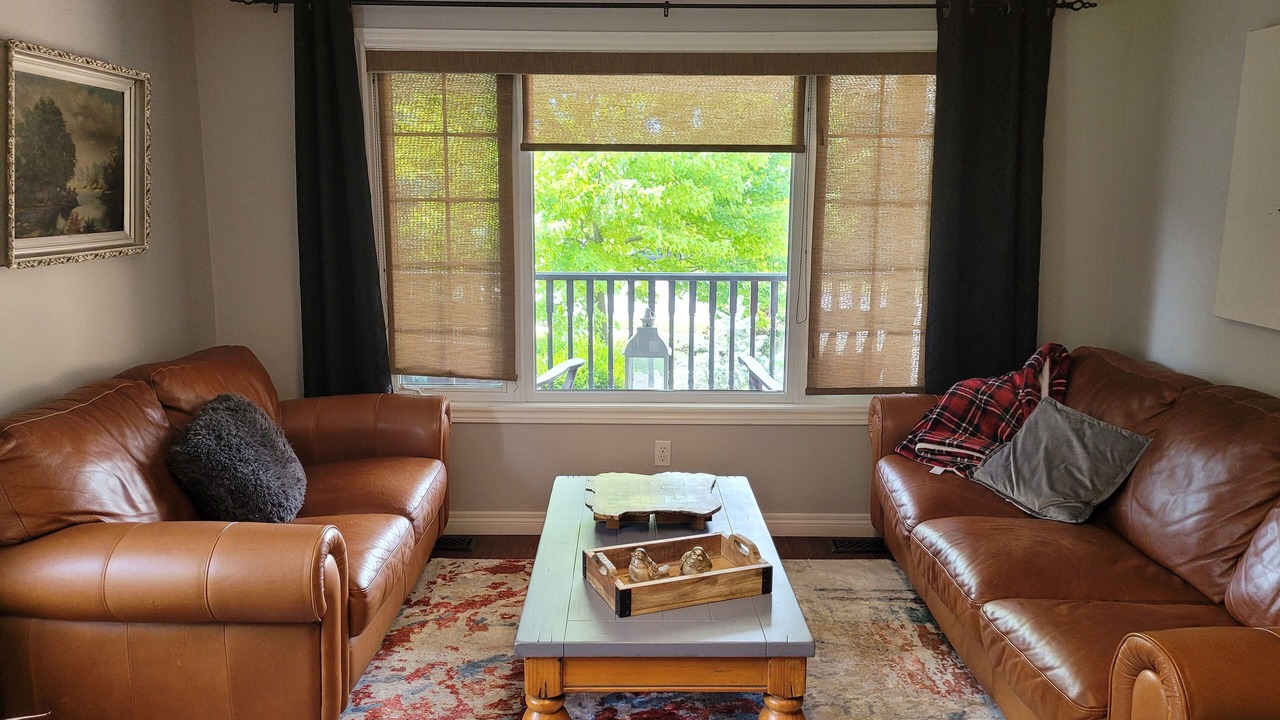 Photo of Livingroom in Lindsay