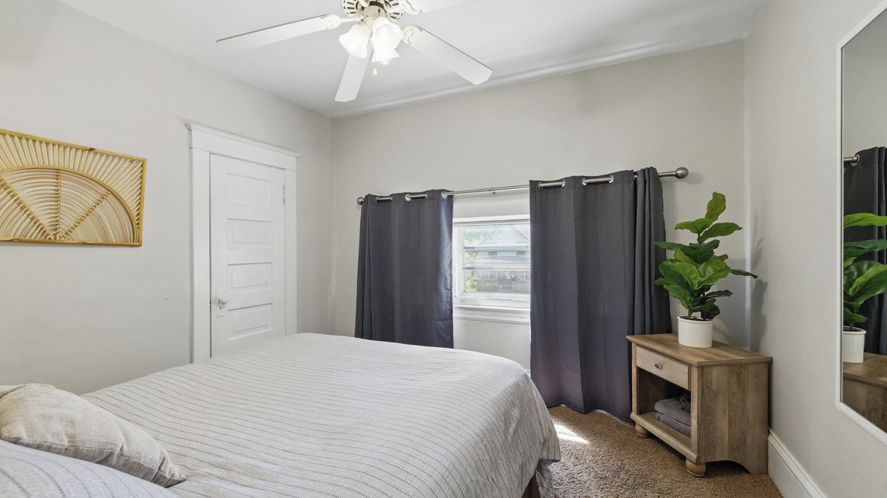 Photo of Bedroom in Midway