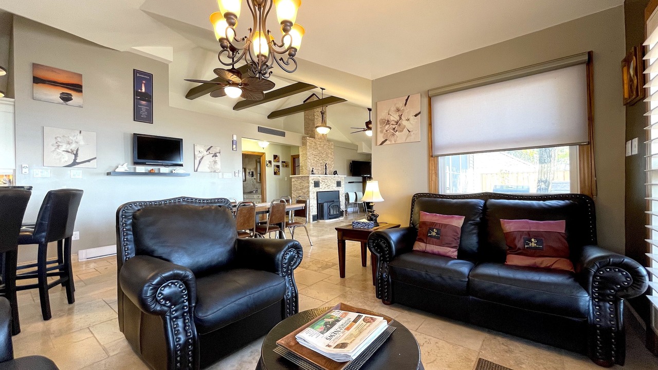 Photo of Livingroom in Long Point