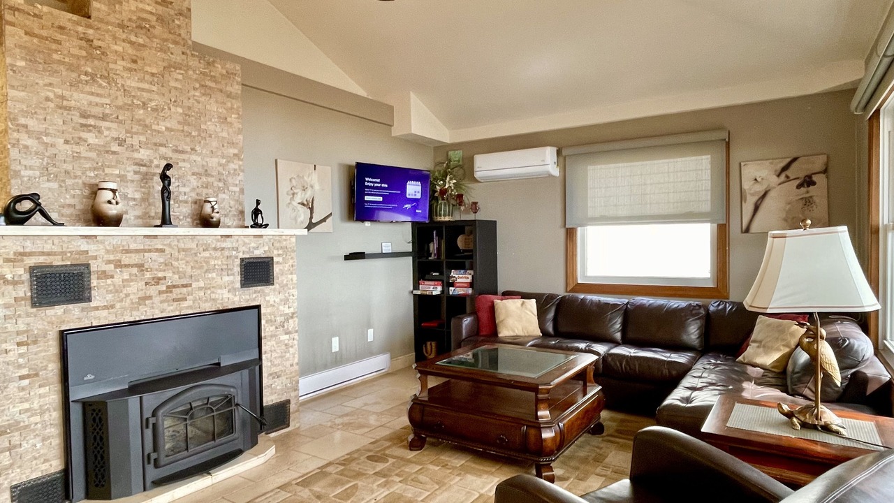 Photo of Livingroom in Long Point