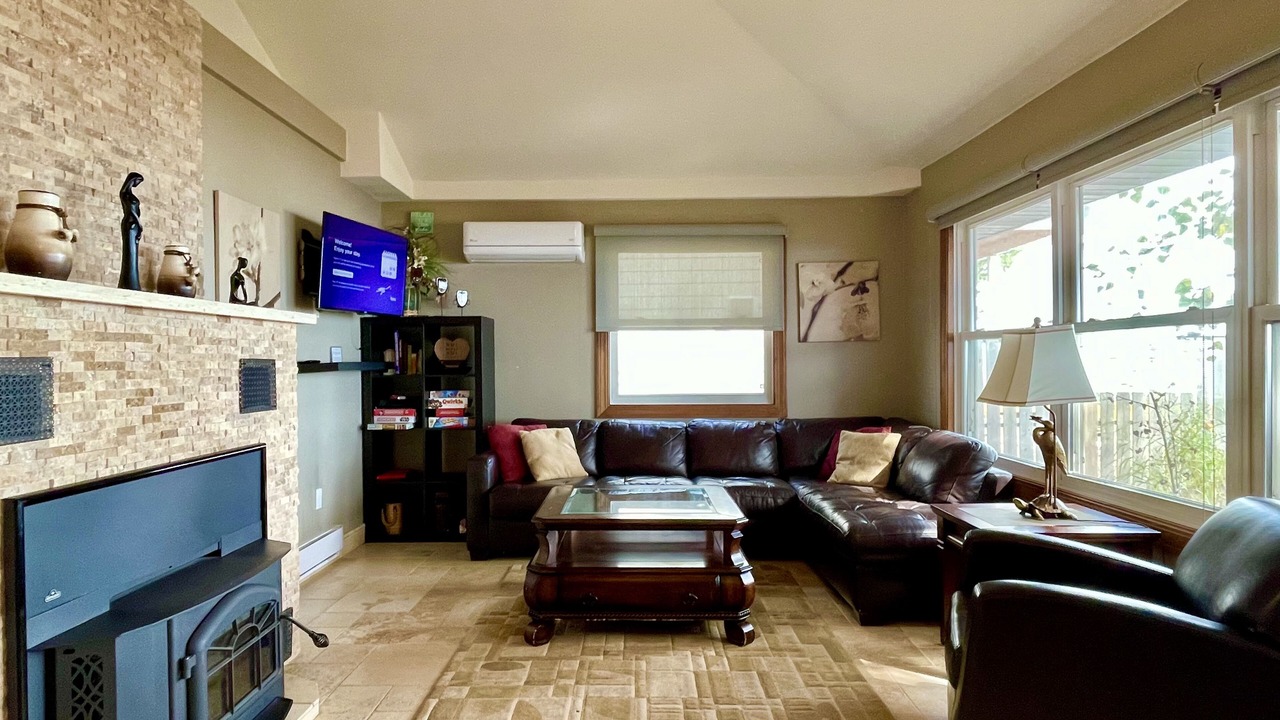 Photo of Livingroom in Long Point