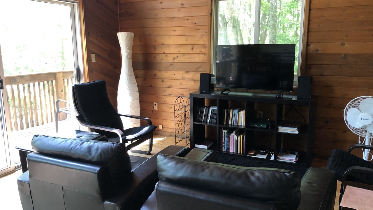 Photo of Livingroom in Grand Bend