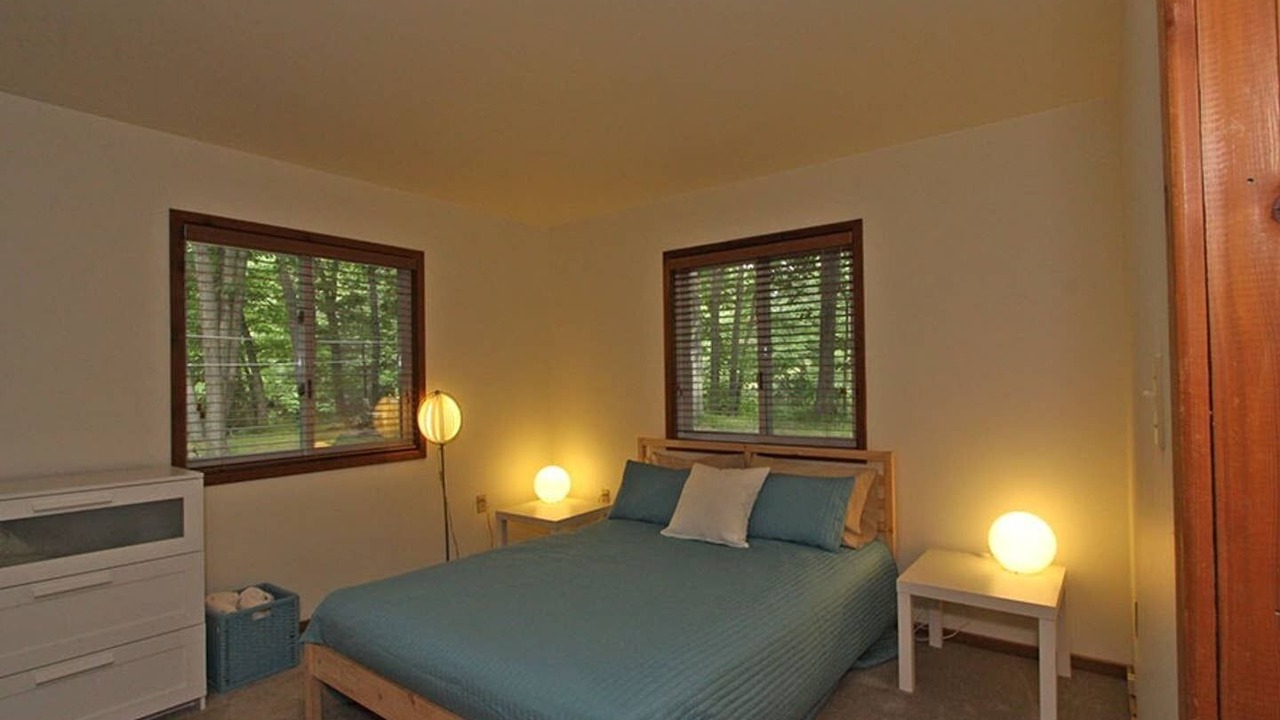 Photo of Bedroom in Grand Bend