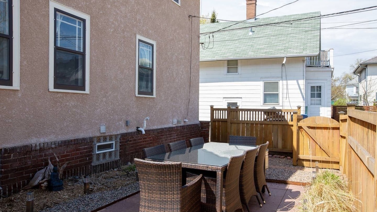 Photo of Outdoor in Lowry Hill East