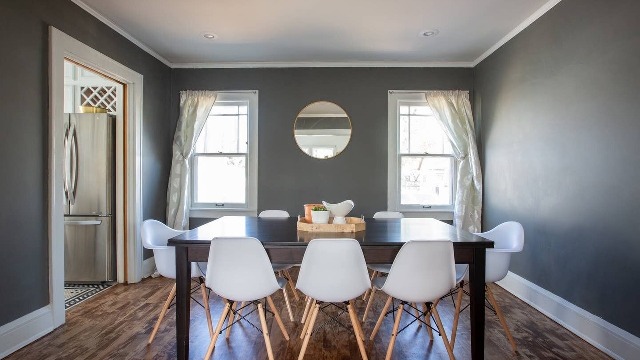 Photo of Livingroom in Lowry Hill East