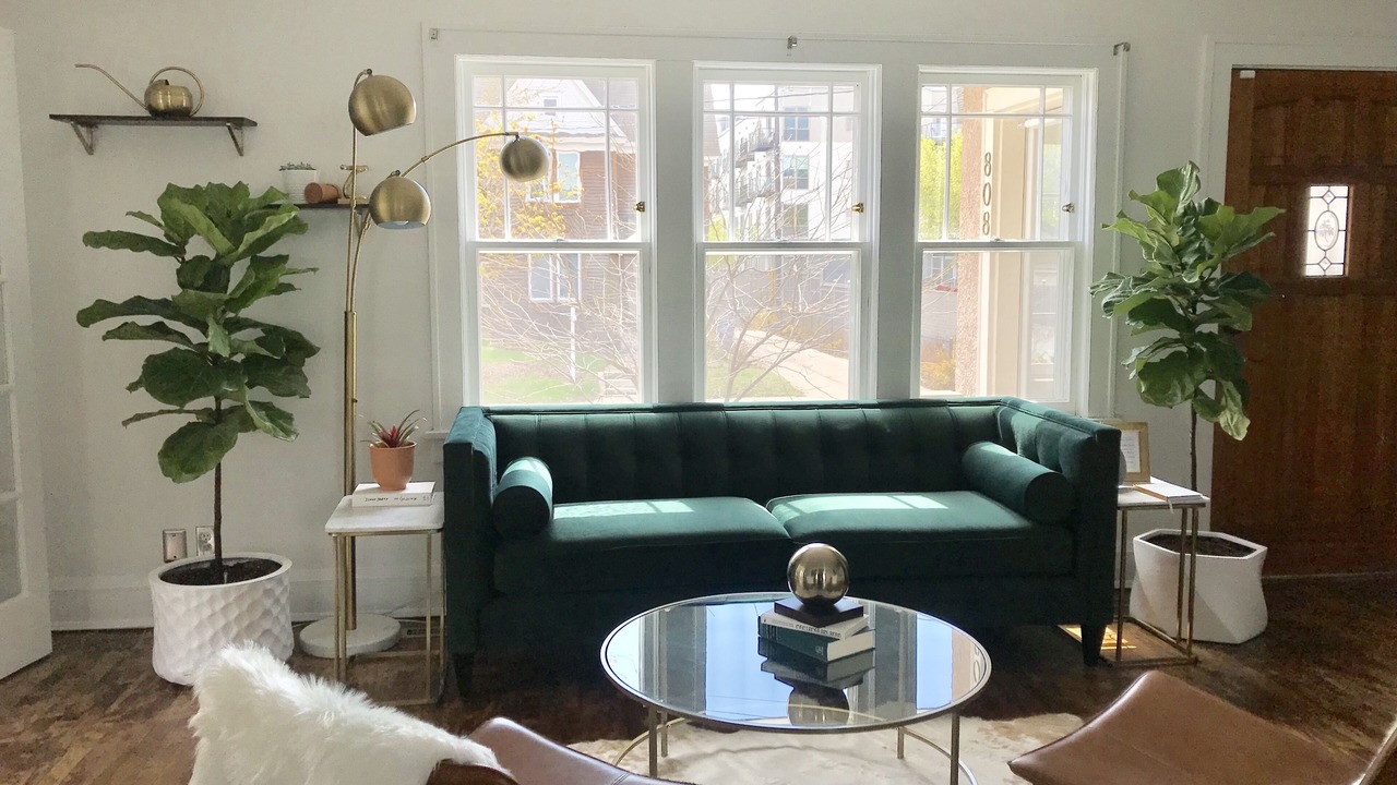 Photo of Livingroom in Lowry Hill East