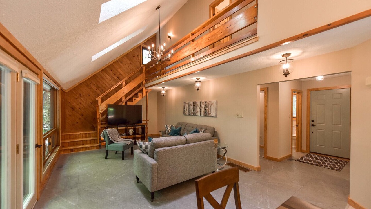 Photo of Livingroom in Ramara