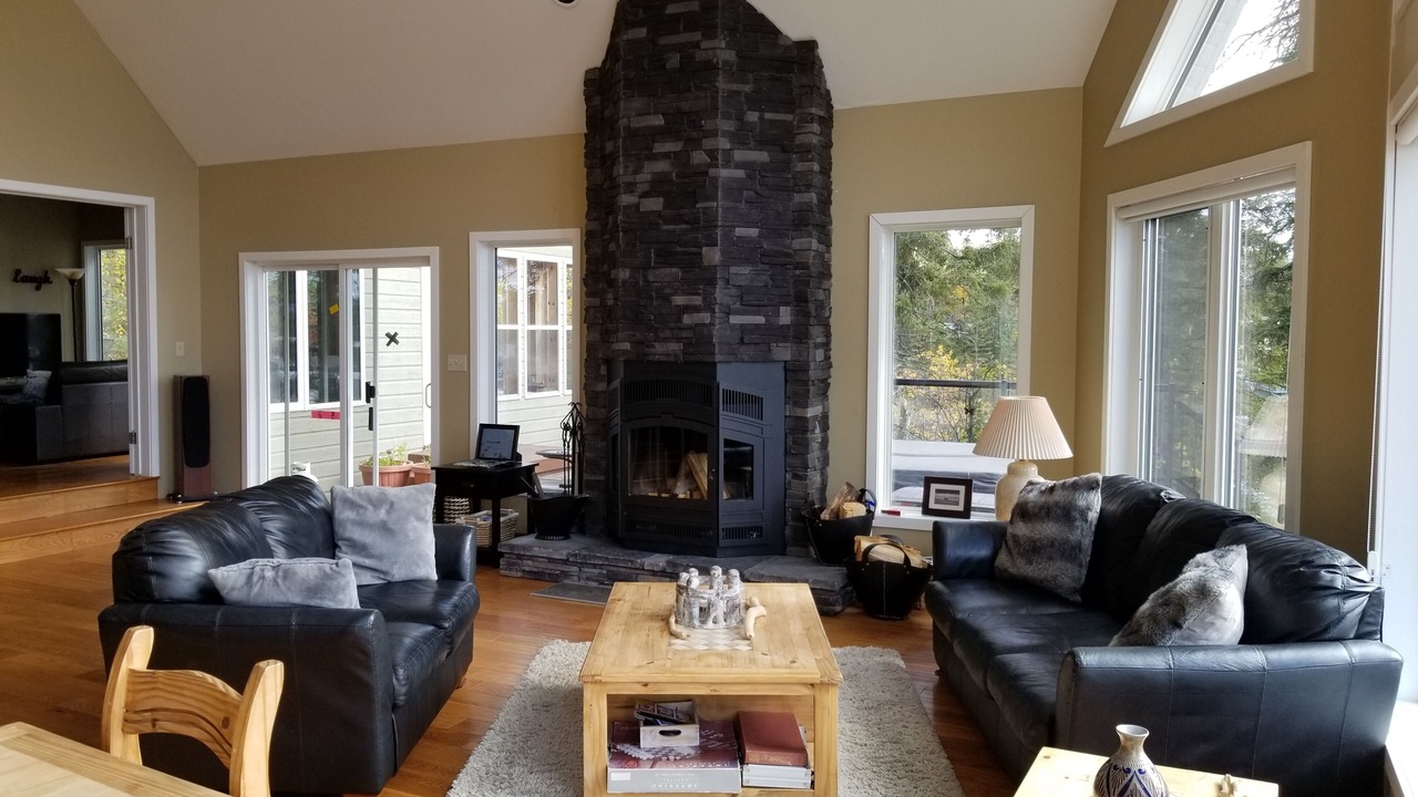 Photo of Livingroom in Kenora