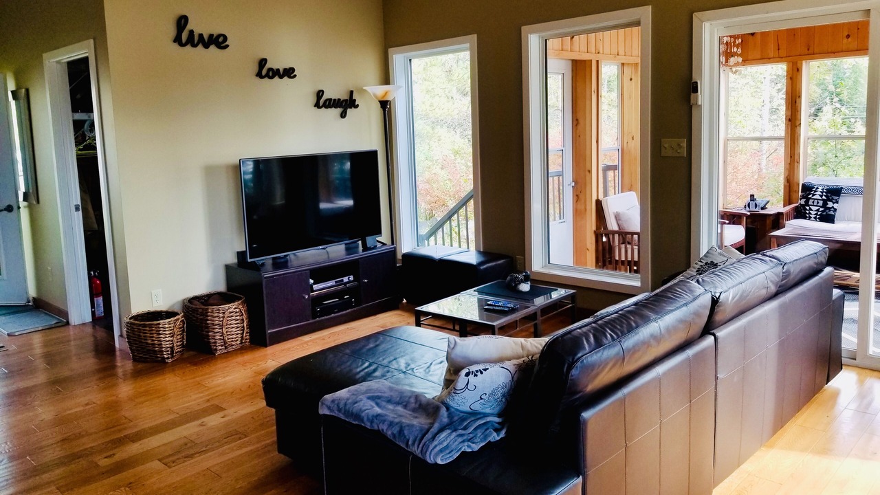 Photo of Livingroom in Kenora