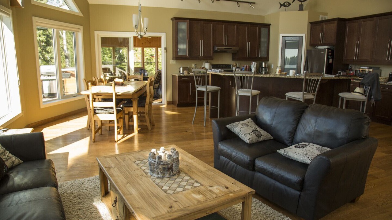 Photo of Livingroom in Kenora