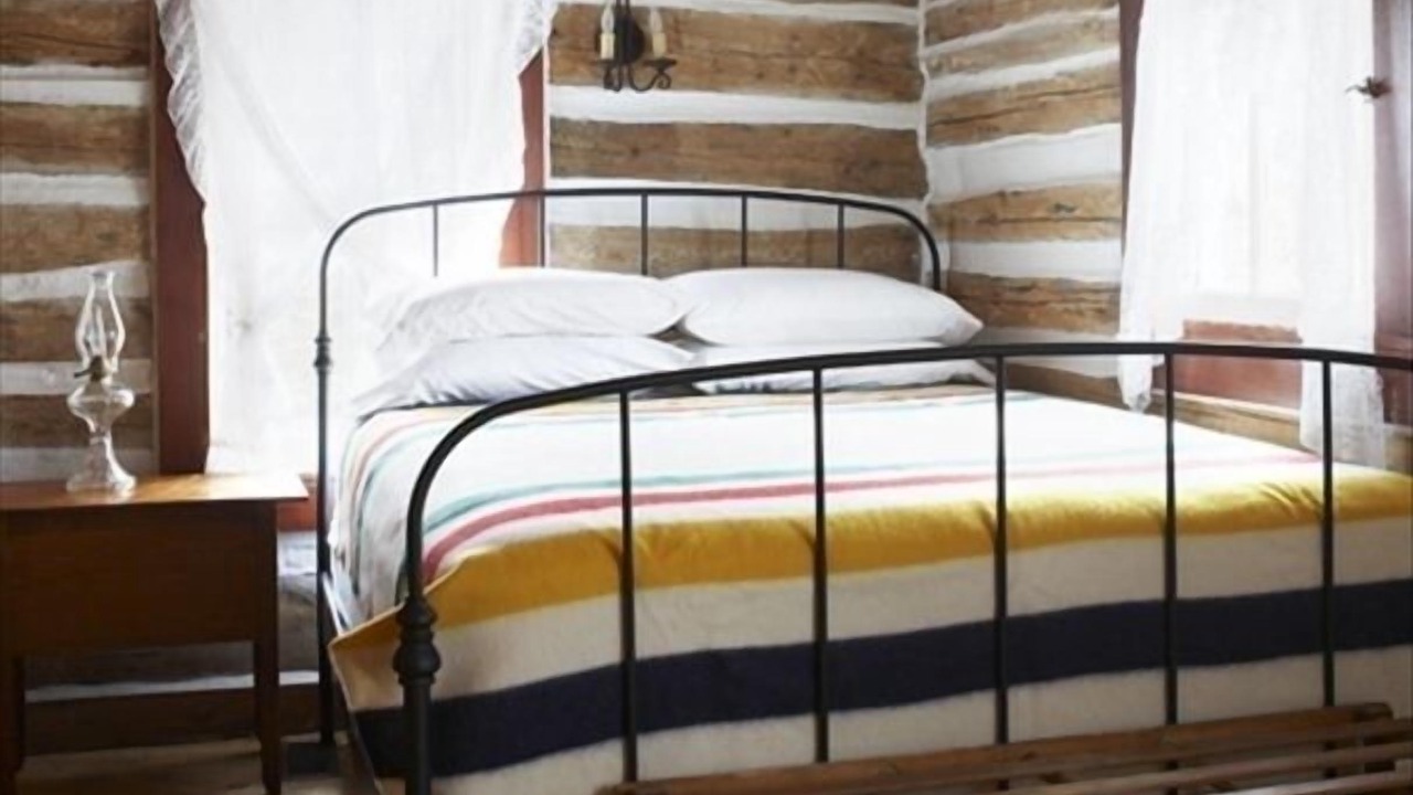 Photo of Bedroom in Baysville