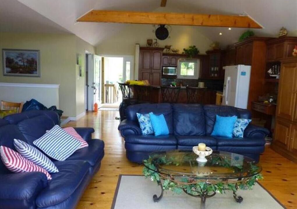 Photo of Livingroom in Haliburton