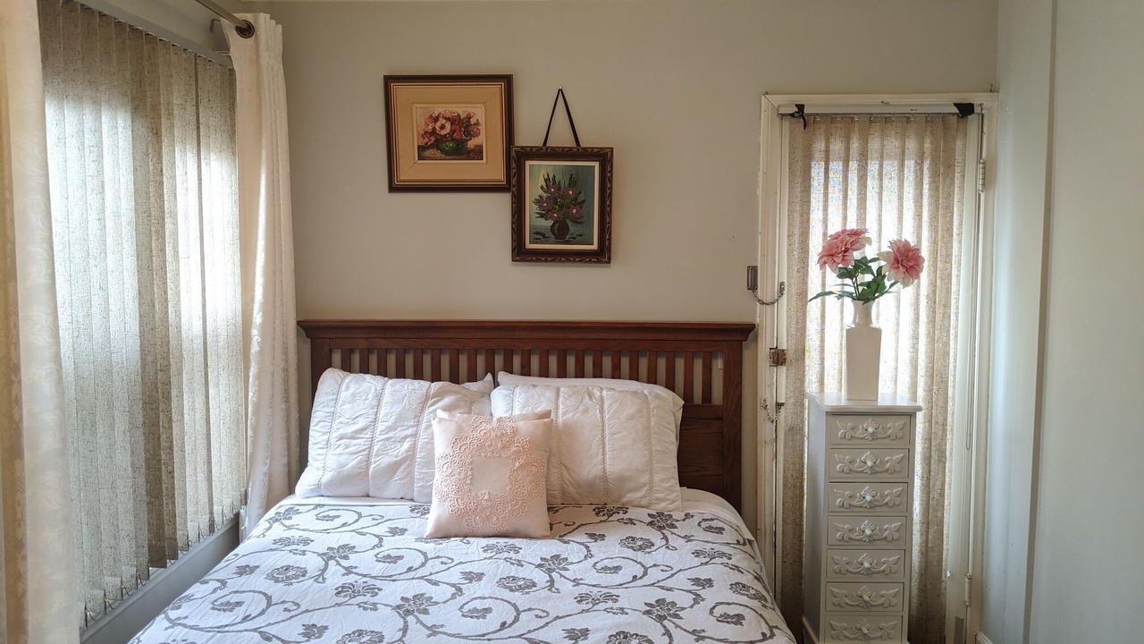 Photo of Bedroom in Bridgeview