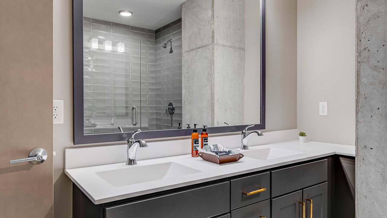 Photo of Bathroom in Warehouse District