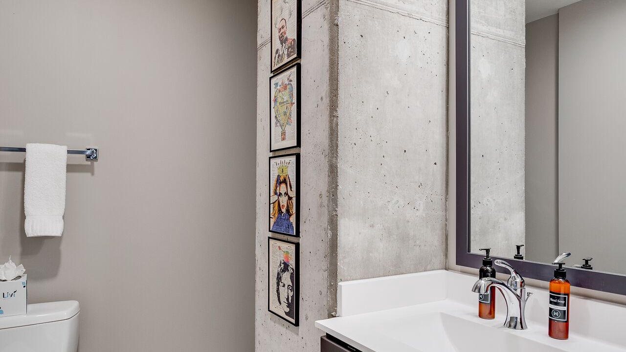 Photo of Bathroom in Warehouse District