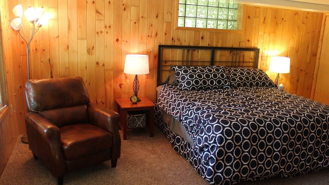 Photo of Bedroom in Proctor