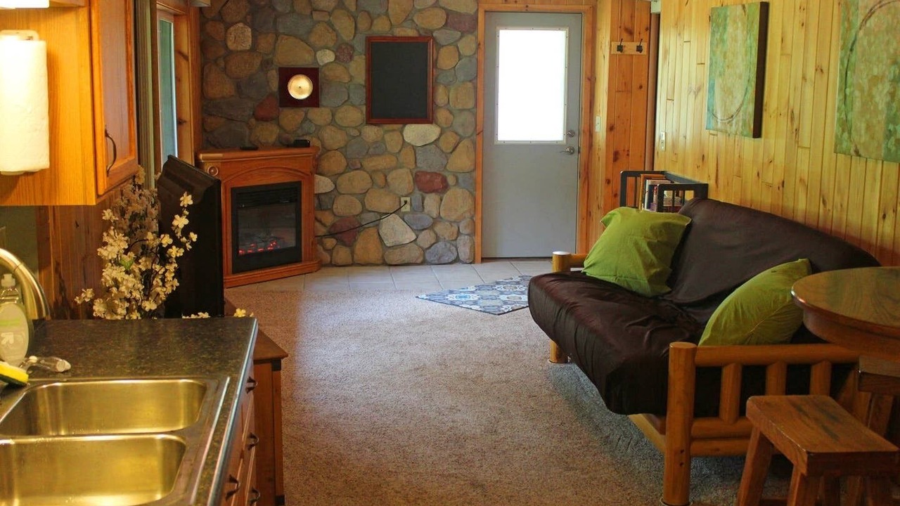 Photo of Livingroom in Proctor