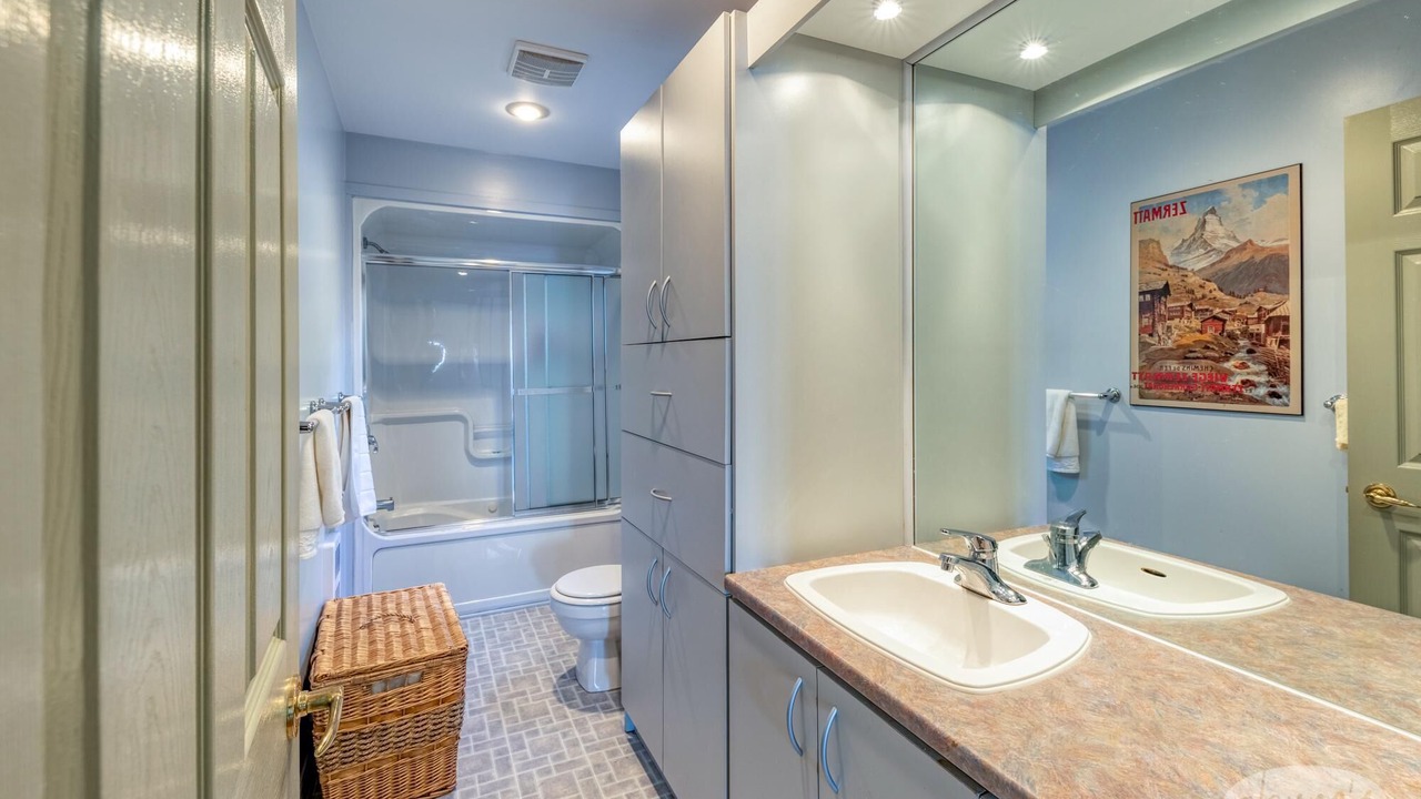 Photo of Bathroom in Port Carling