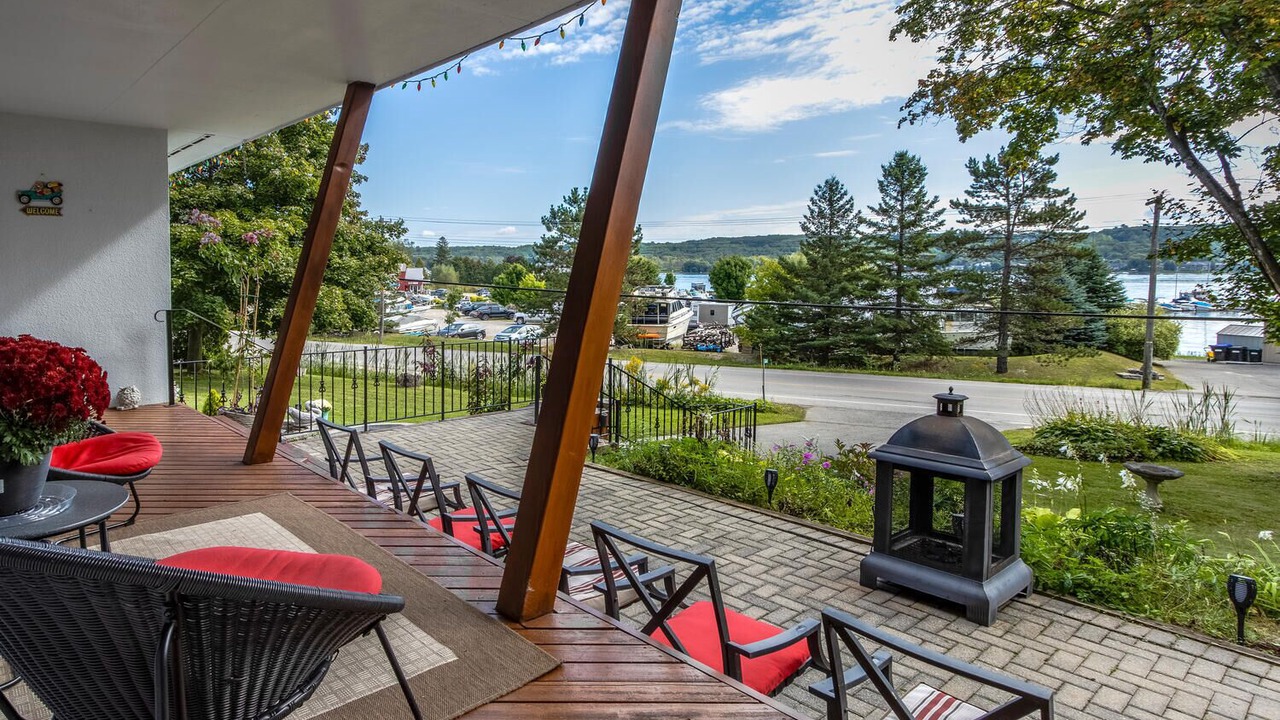 Photo of Patio Balcony in Penetanguishene