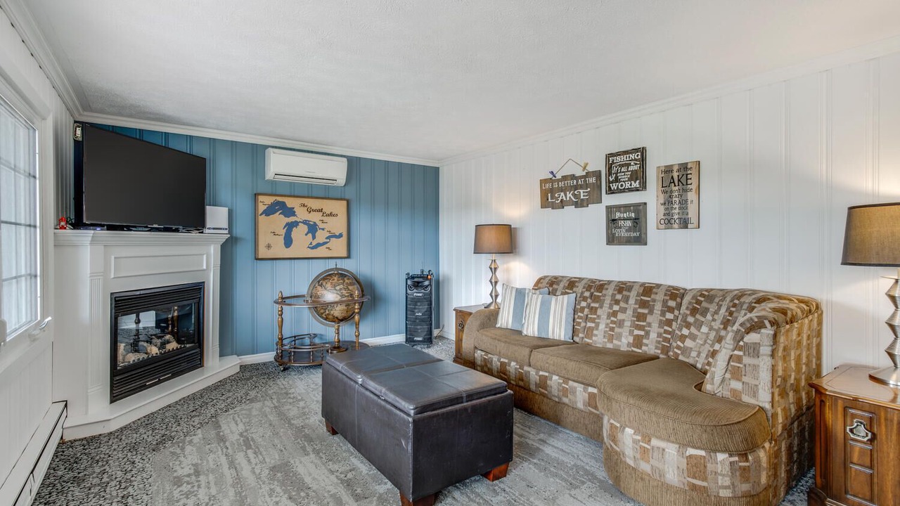 Photo of Livingroom in Penetanguishene