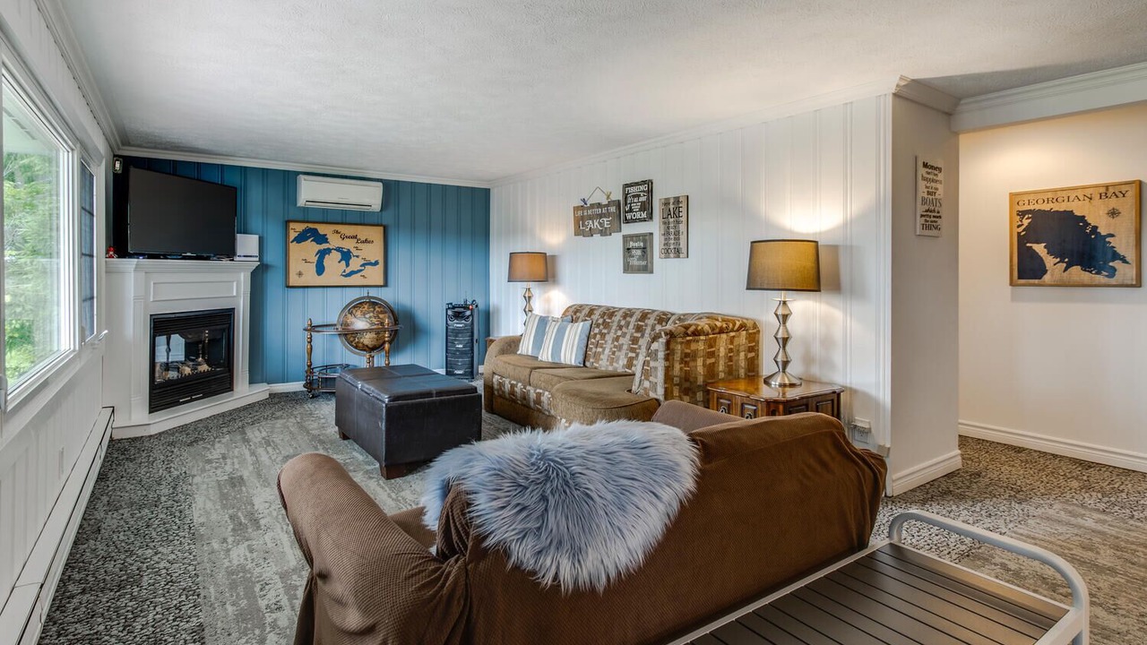 Photo of Livingroom in Penetanguishene