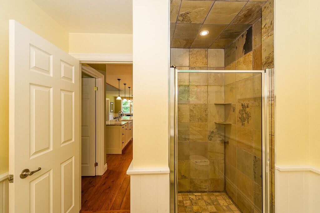 Photo of Bathroom in Perry