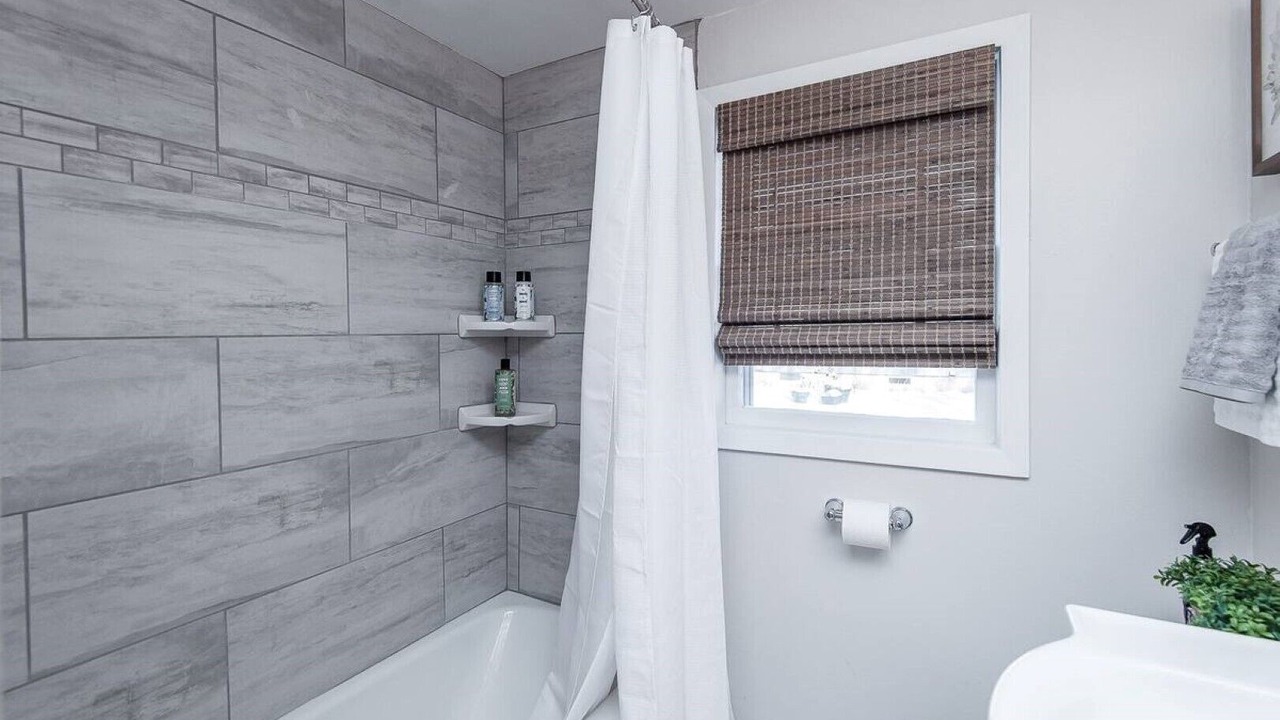 Photo of Bathroom in Kutzky Park